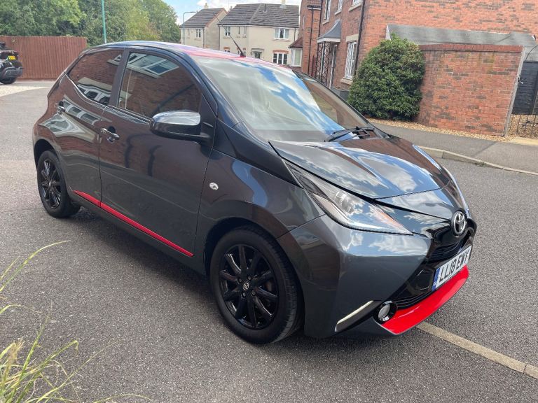 Toyota, AYGO X-Press Hatchback, 2018, Manual, 998 (cc), 5 doors