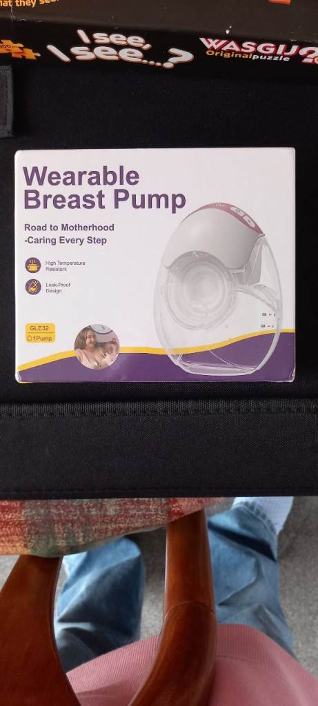 Wearable breast pump