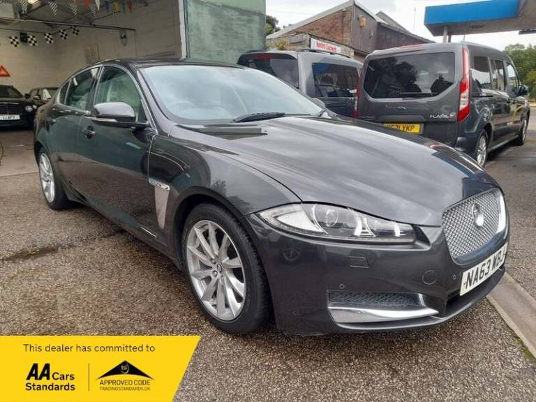 Jaguar XF 2.2 D PREMIUM LUXURY, black with cream laether, great car , lovely spe