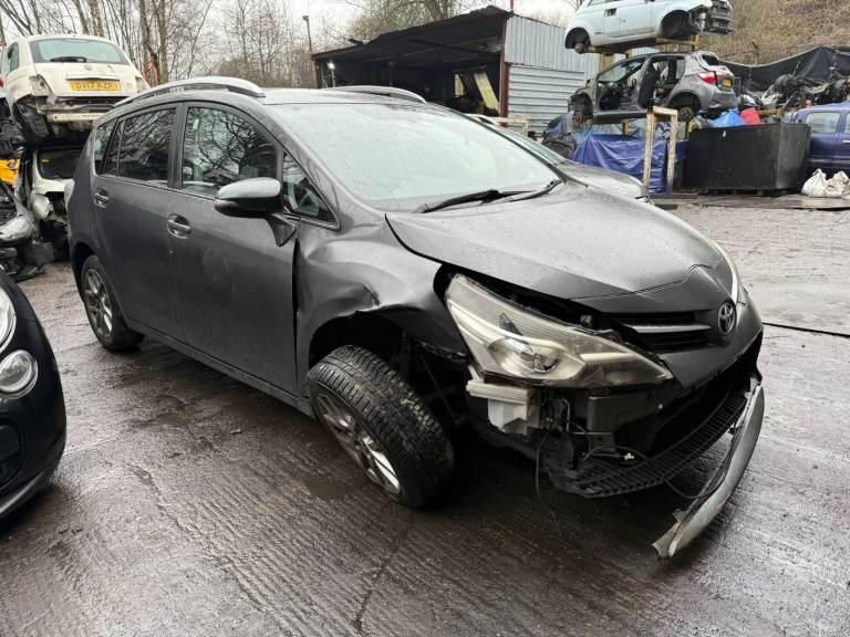 ♻️TOYOTA VERSO 2014 1.8 PETROL BREAKING FOR PARTS♻️