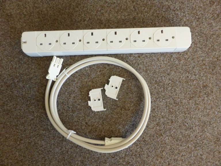 Burland 2000 Computer 6 Socket Power Distribution Unit & Ext. Cable VGC RRP £65