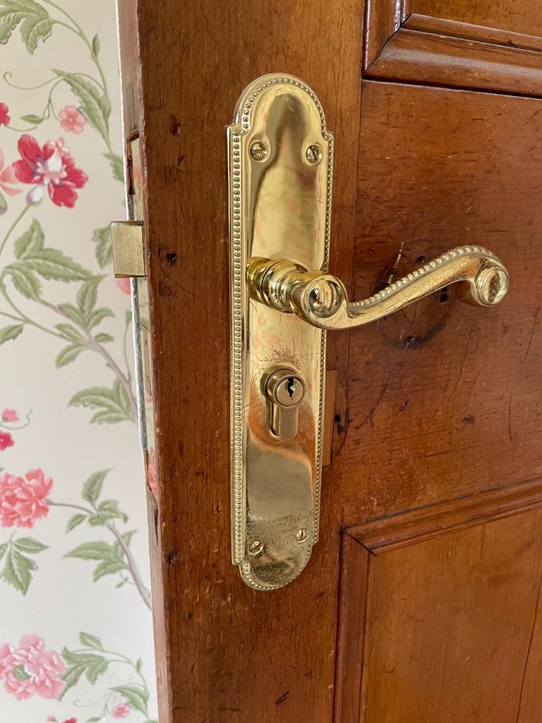 Hotel or B&B room door handles 