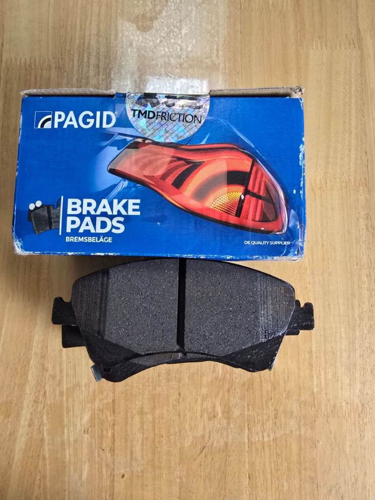 Brand new brake discs pads linkages ball joints oil and fuel filter for a Toyota verso