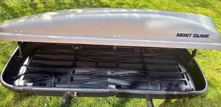 Mont blanc vista roof box 450L with key and clamps 