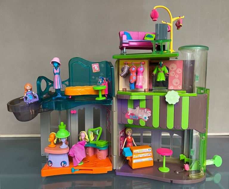 Polly Cafe and Stylin' House