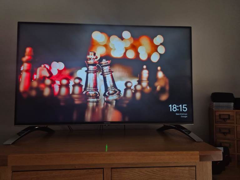TOSHIBA 43" TV 43U6663DB with Remote – Good Working Condition