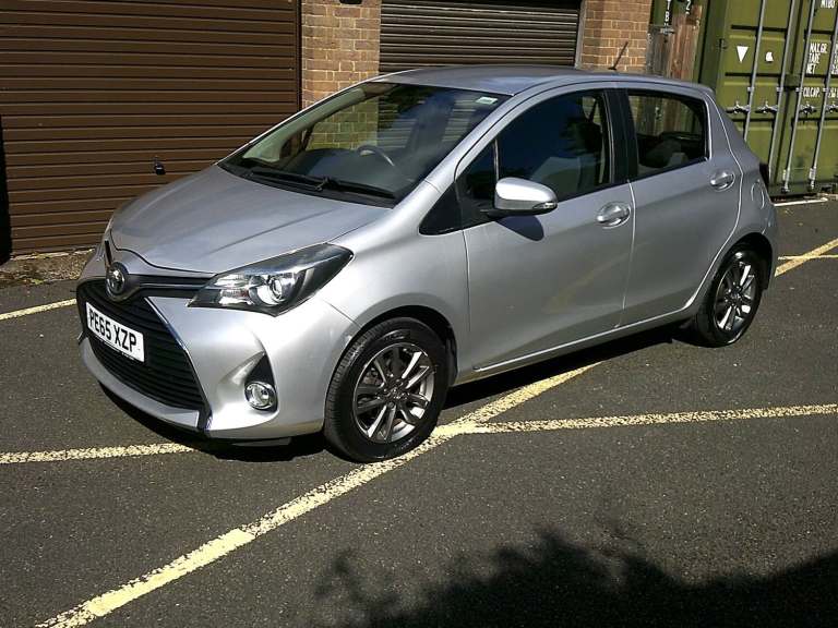 2015 Toyota Yaris 1.33 VVT-i Icon 5dr CVT HATCHBACK Petrol Automatic