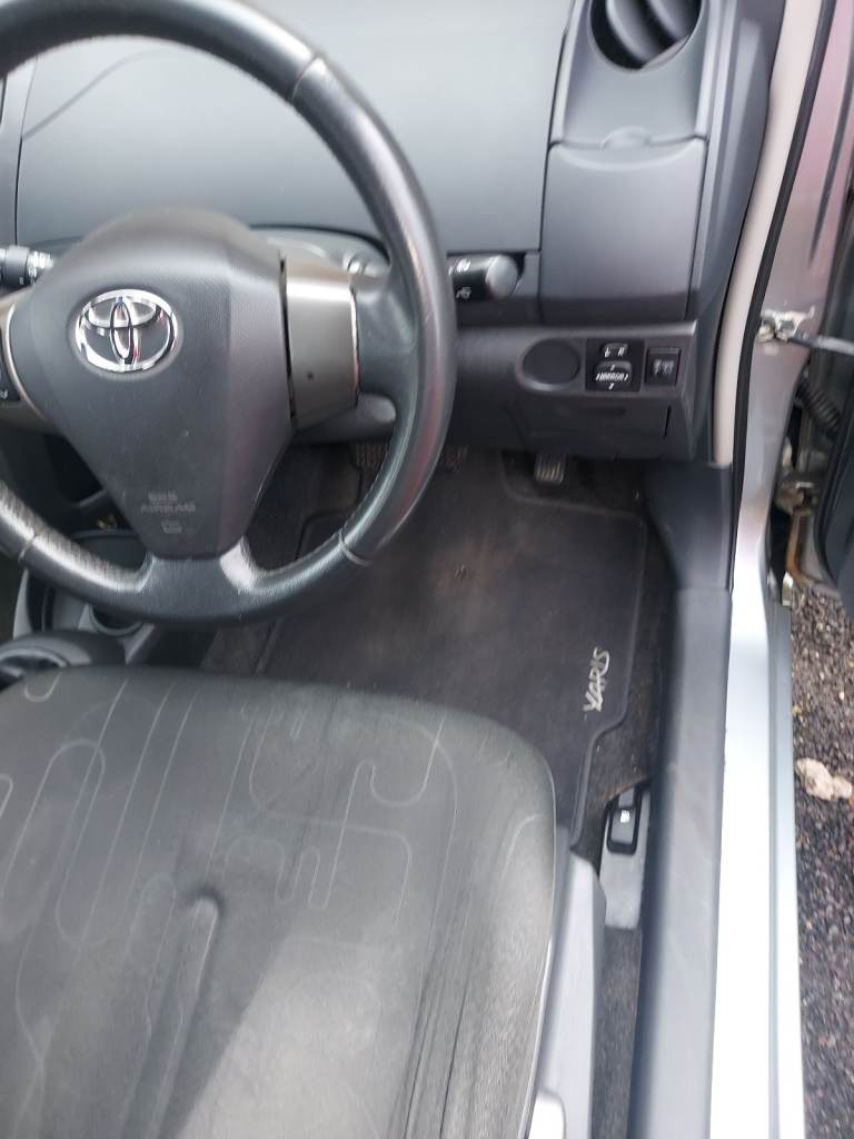Toyota, YARIS, Hatchback, 2009, Manual, 998 (cc), 5 doors and in great condition 