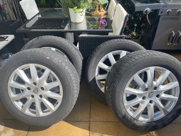 Porsche 18”alloy wheels x4
