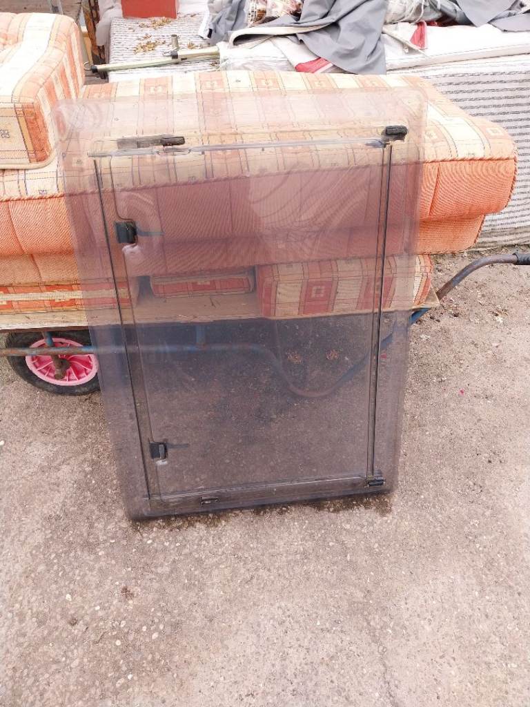 Remis tilt and slide caravan skylight top dome 