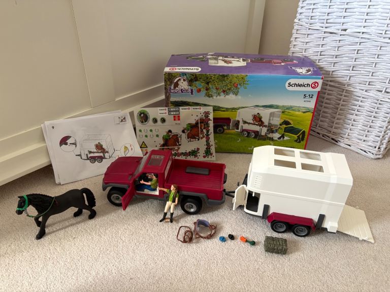 Schleich Horse Club Pick-up Truck and Horse Trailer – Complete Set