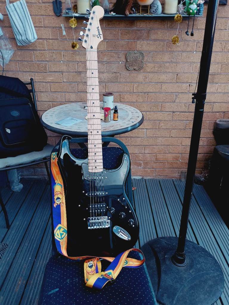 Squier Stratocaster HSS Electric Guitar Immaculate WithExtras