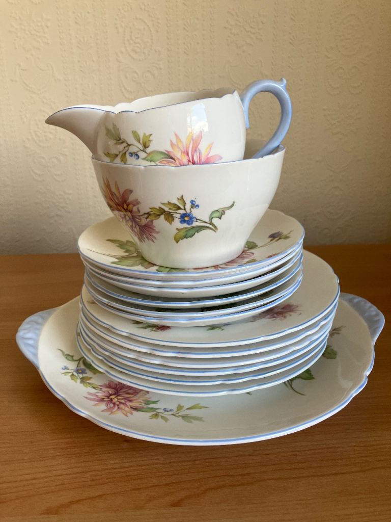 The Shelley Bone China Chrysanthemum Pattern 2377 