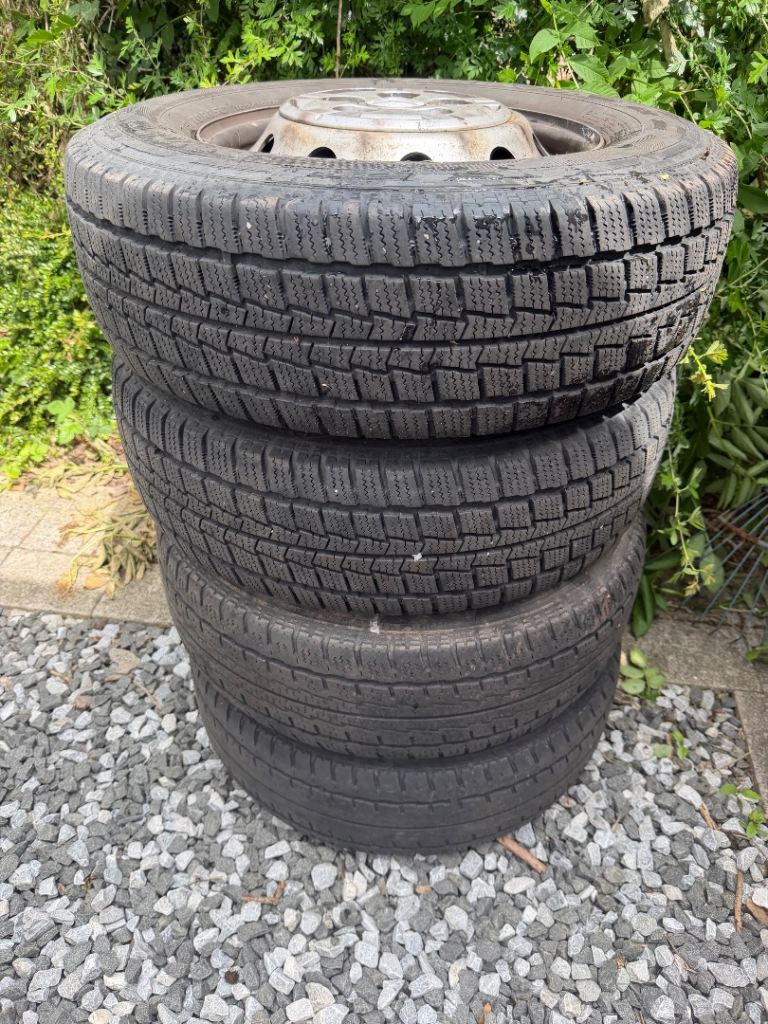 FULL SET OF ORIGINAL CITREON RELAT 15” WHEELS AND TYRES OF 2015 VAN