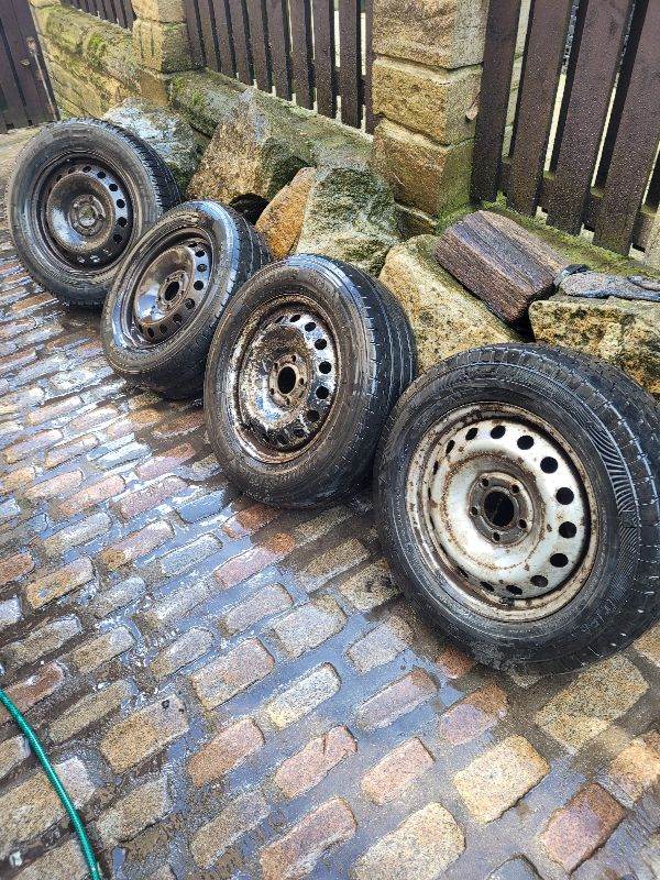 4x wheels and ok tyres for the old 2013 and older vivaro traffic and primstar vans