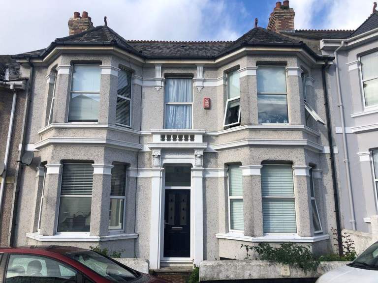 Quality double room in shared house by Mutley. 