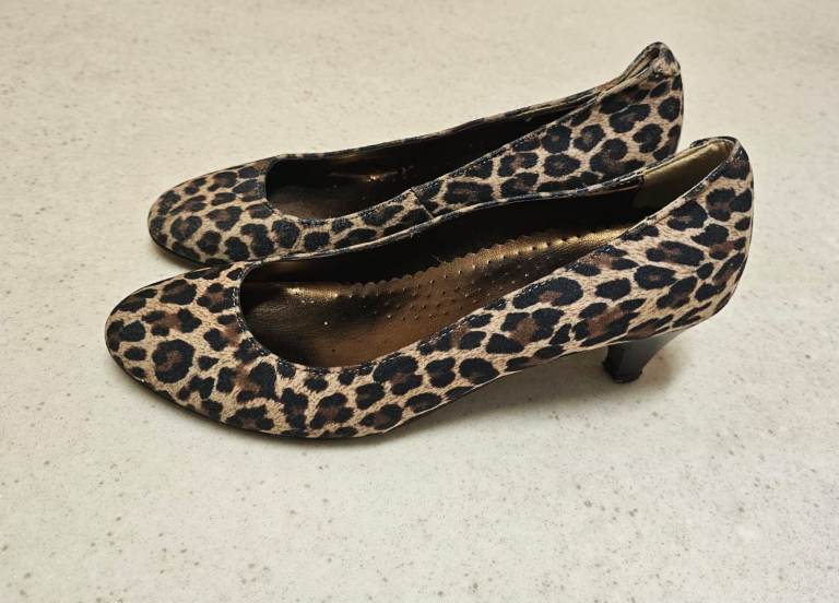For Sale - Leopard detail Size 5 Ladies Shoes