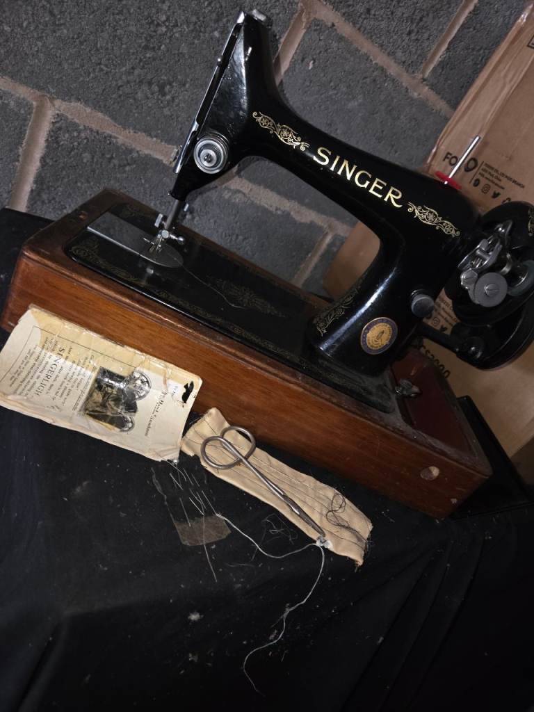 Singer sew machine 