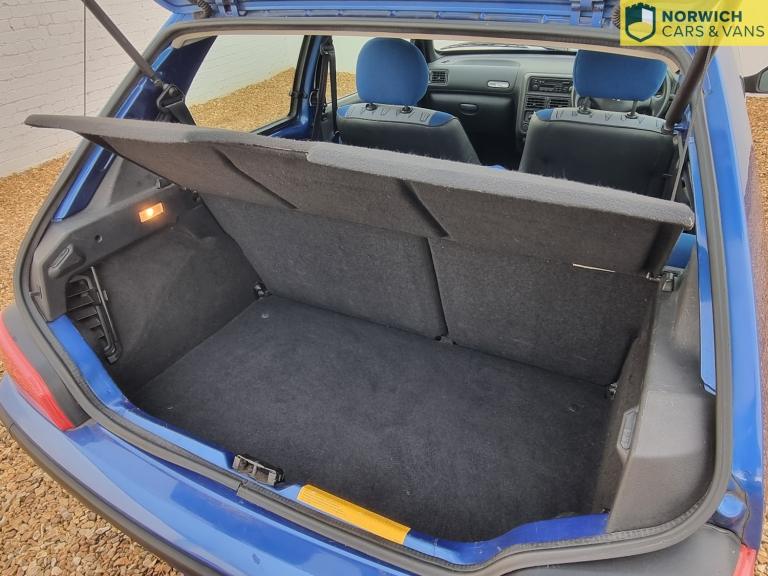 PEUGEOT 106 1.1 Independence Limited Edition 2002