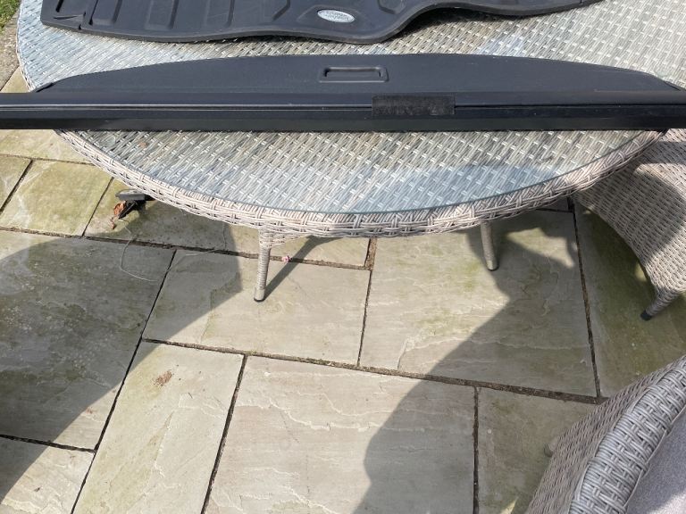 Parcel shelf