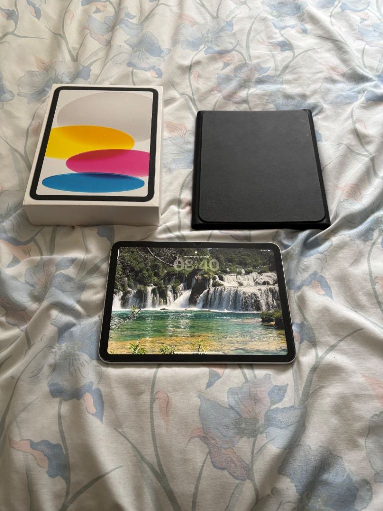 iPad 10th generation - 64gb WiFi - perfect condition