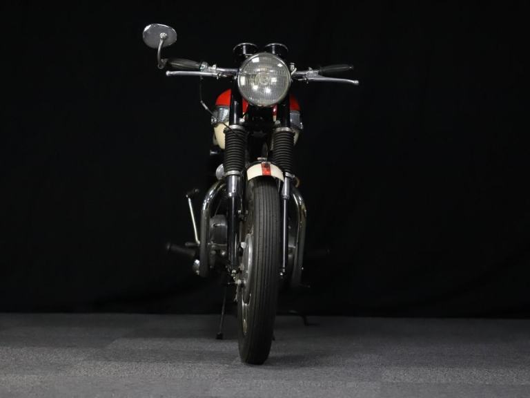 1966 TRIUMPH T120 BONNEVILLE GRENADIER RED  + ALASKAN WHITE