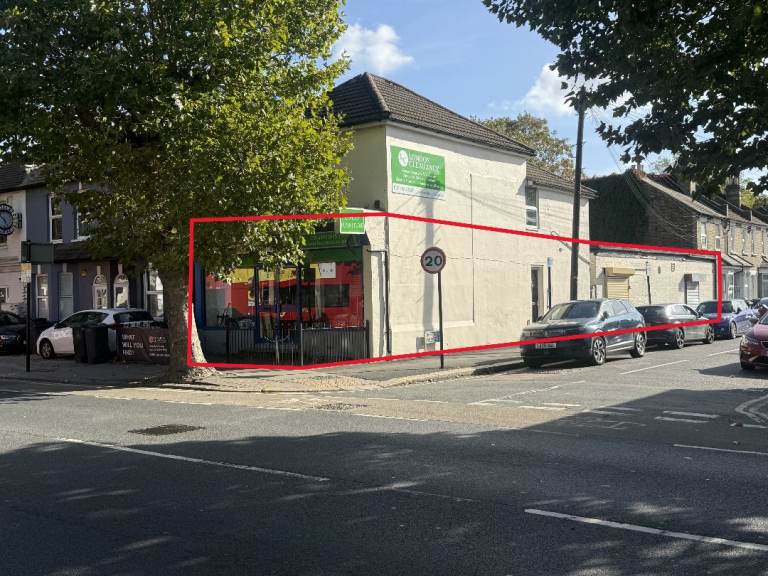 Retails Unit With Warehouse To Rent In South Croydon