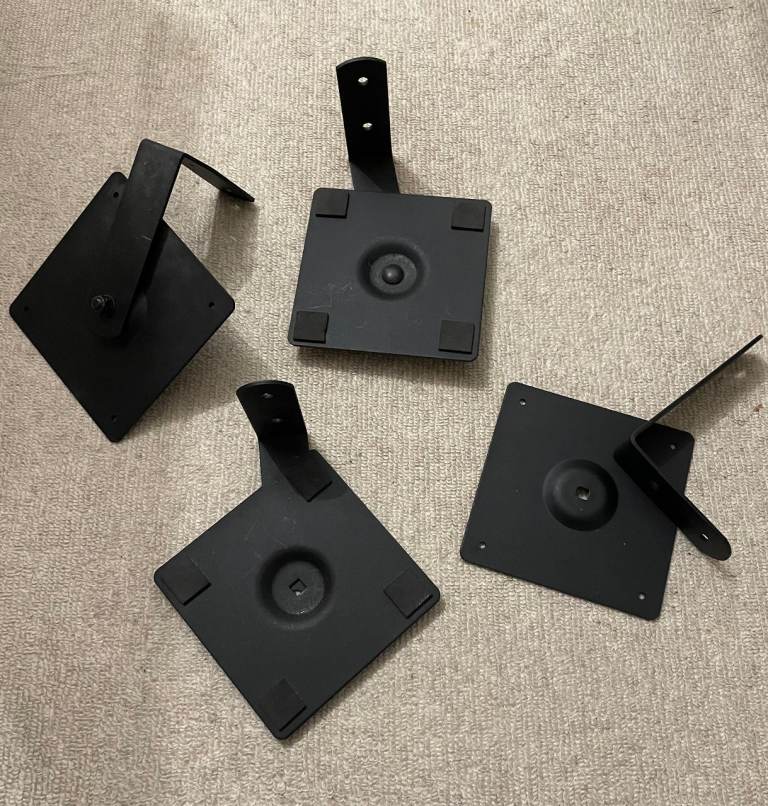 Wall mounts for small speakers x4. Used.