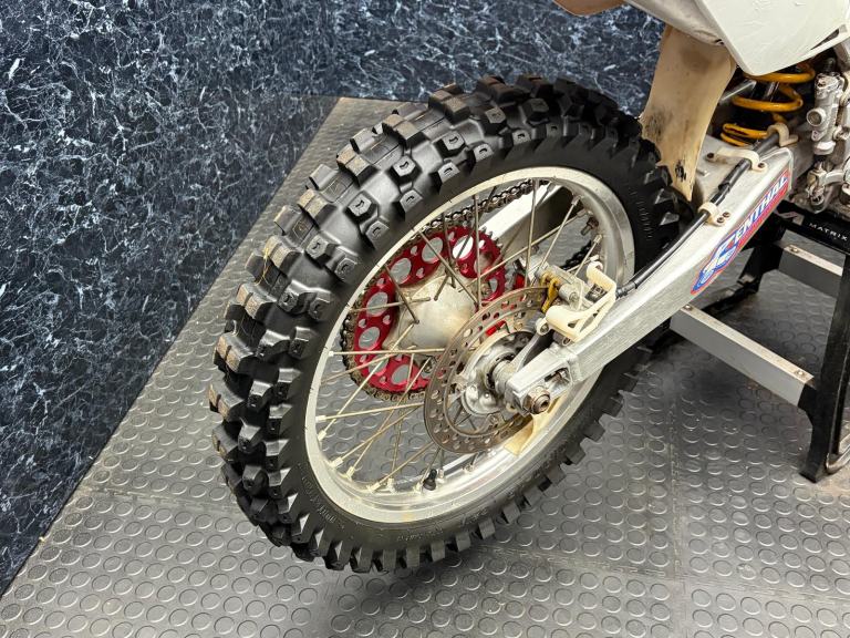 Honda CRF 450 2005  (MOTOCROSS / MX / ENDURO) @ AJ TRADING 