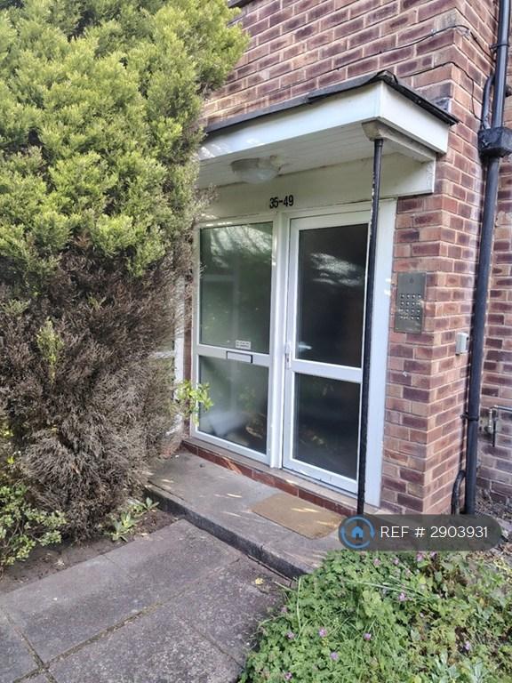1 bedroom flat in Wardle Court, Sale, M33 (1 bed) (#2903931)