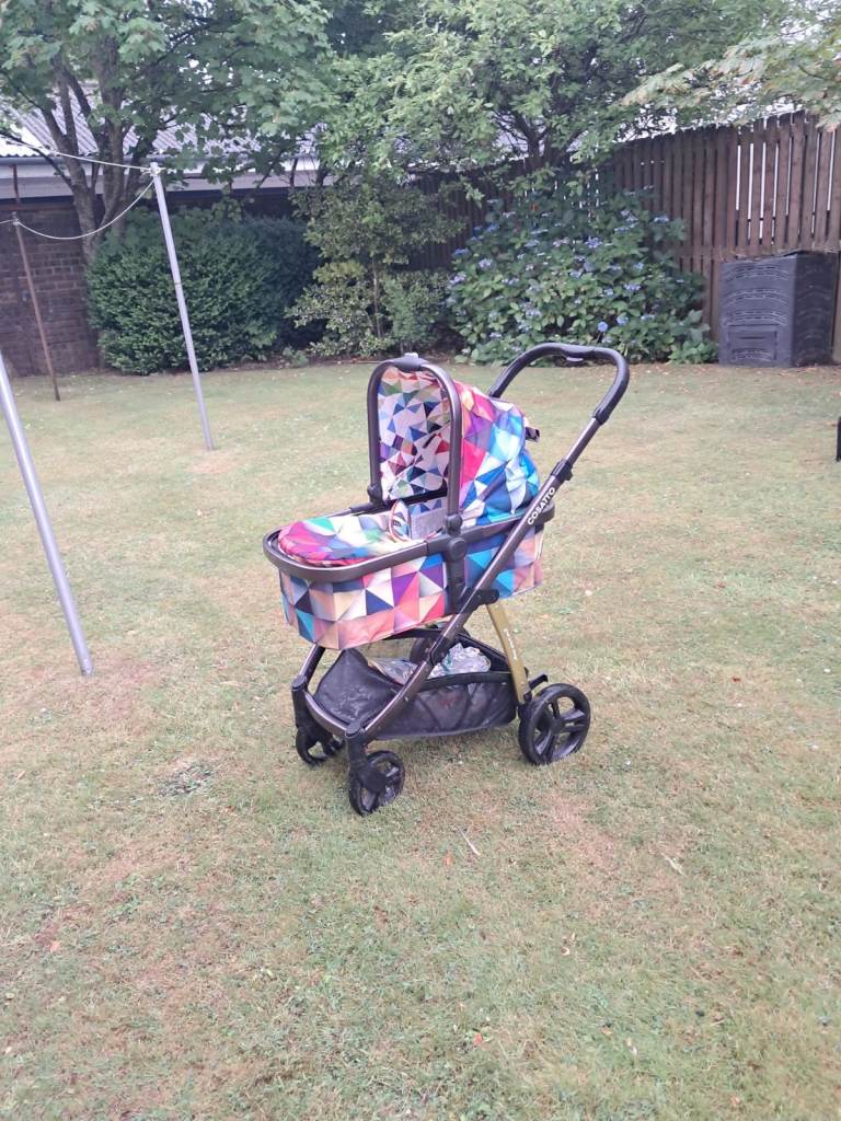 Cosatto Giggle 3-in-1 Travel System – Pram, Pushchair & Car Seat – Excellent Condition