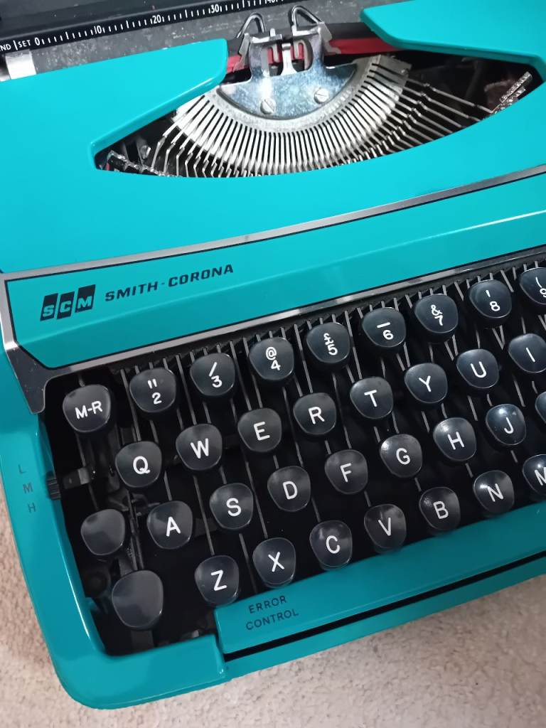 Vintage Teal Smith-Corona Zephryl II Typewriter - Deco piece