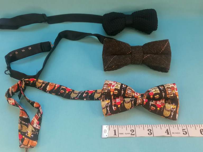 3xtype Man's bow ties of neckwear.. Good condition. 