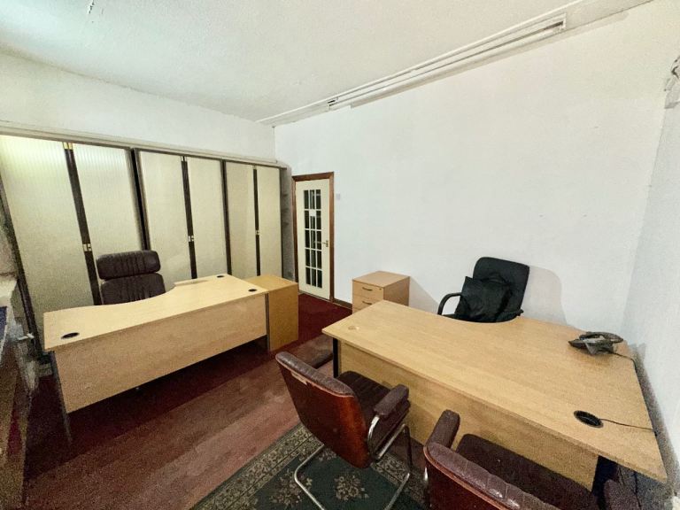 Office/Shop for rent Albert Street