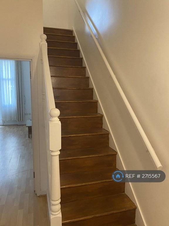 3 bedroom house in Boscombe Avenue, London, E10 (3 bed) (#2715567)