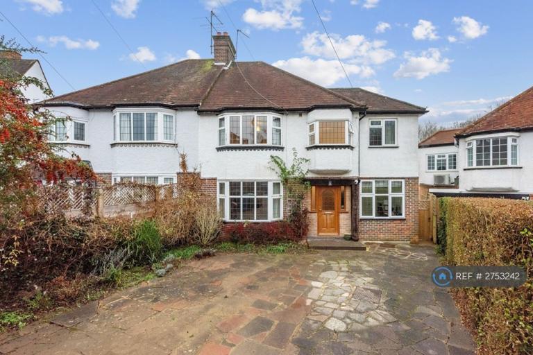 5 bedroom house in Eastcote View, Pinner, HA5 (5 bed) (#2753242)