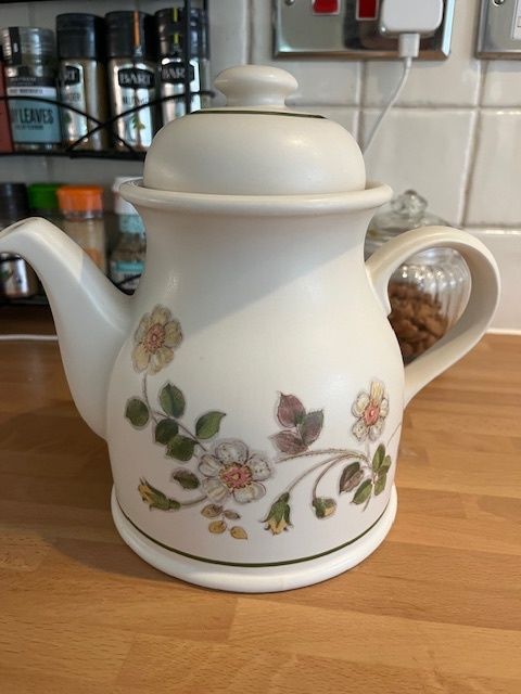 Marks and Spencer Autumn Leaves Large Teapot - Perfect condition
