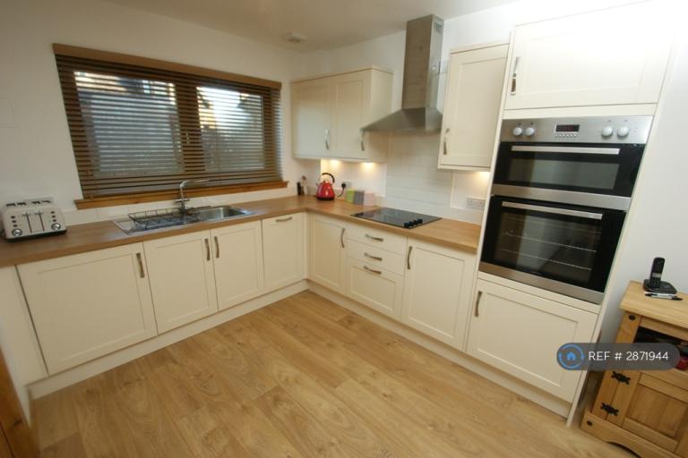 1 bedroom flat in Main Street, Rothienorman, Inverurie, AB51 (1 bed) (#2871944)