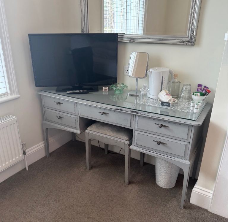 Stag Minstrel Dressing Table and stool