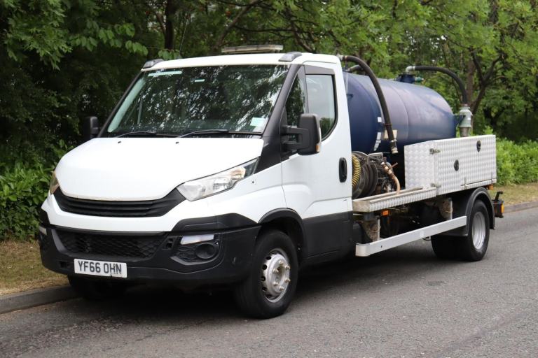 IVECO DAILY 55-180 4X2 GK&N 2,200L VACUUM TANKER (2016)