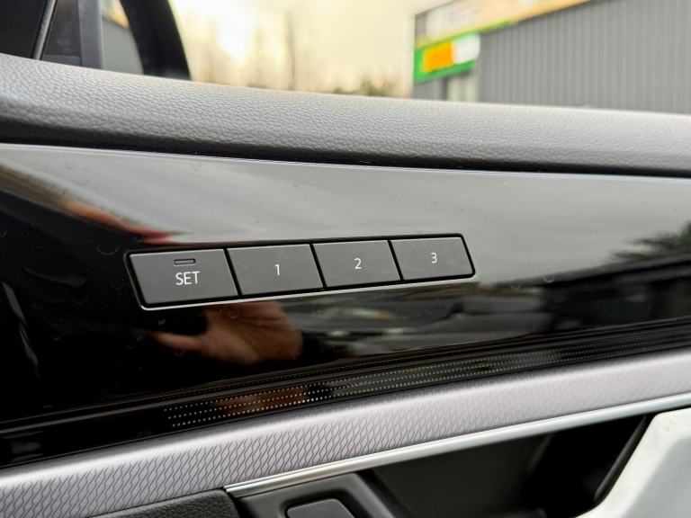 2019 Volkswagen Touareg 3.0 TDI V6 R-Line Tech 4Motion **Stunning Example**