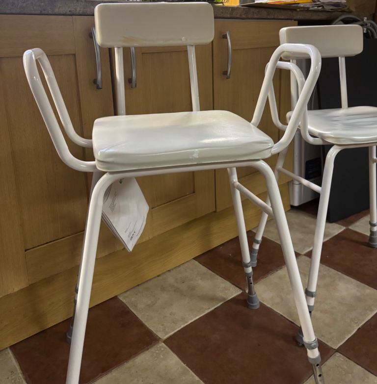 Height adjustable perching stools