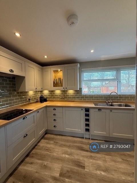 1 bedroom flat in Albion Road, Fordingbridge, SP6 (1 bed) (#2793047)