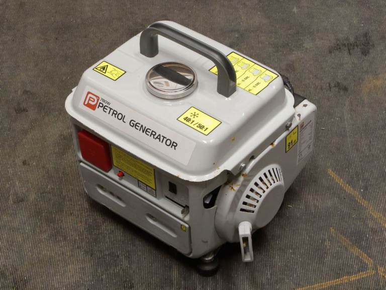 Performance 230v 780W generator , 2 stroke petrol engine.