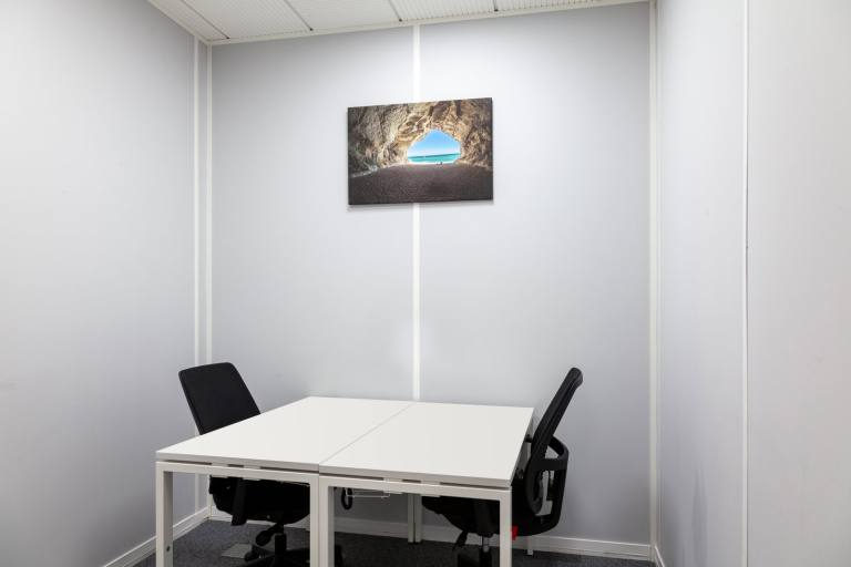 Stansted - CM24 1SJ \ Rent a Small Office