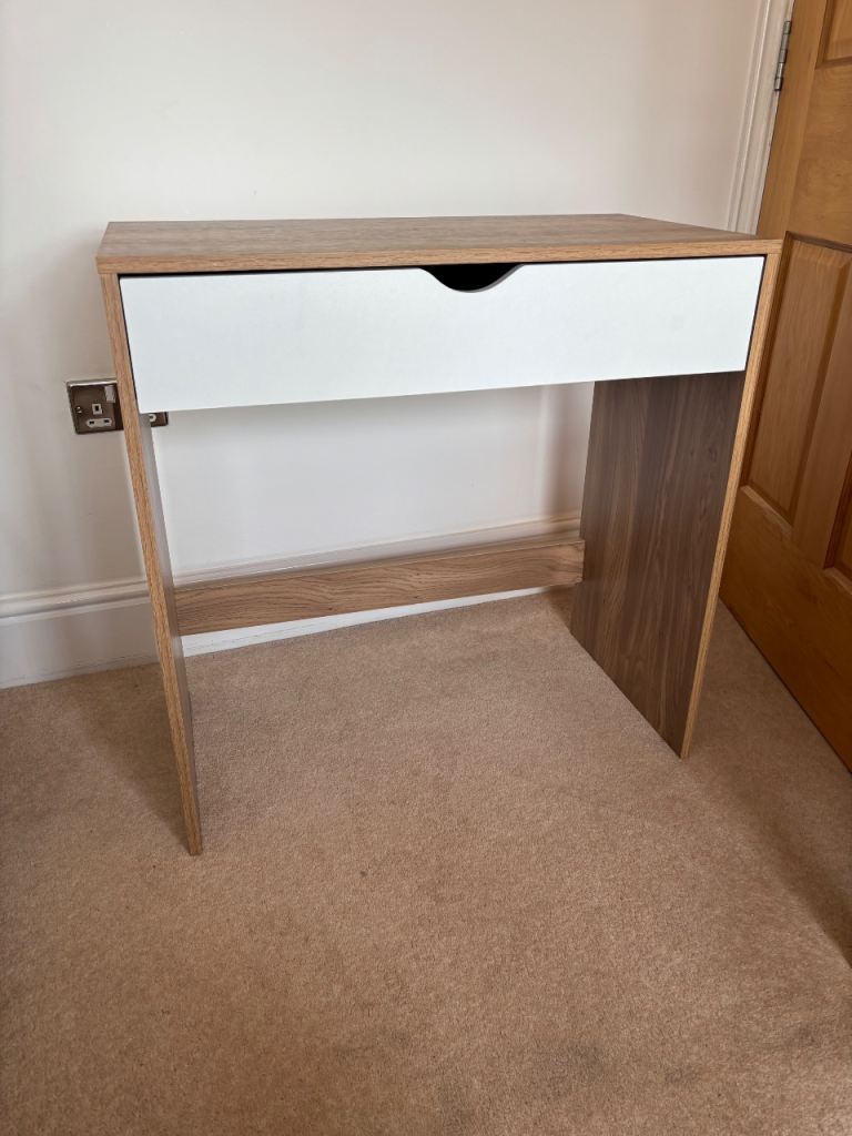 Small desk 