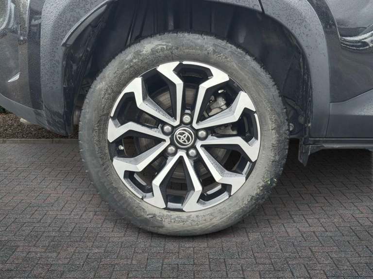 2022 Toyota Yaris 1.5 Hybrid Design 5dr CVT Estate Hybrid Automatic