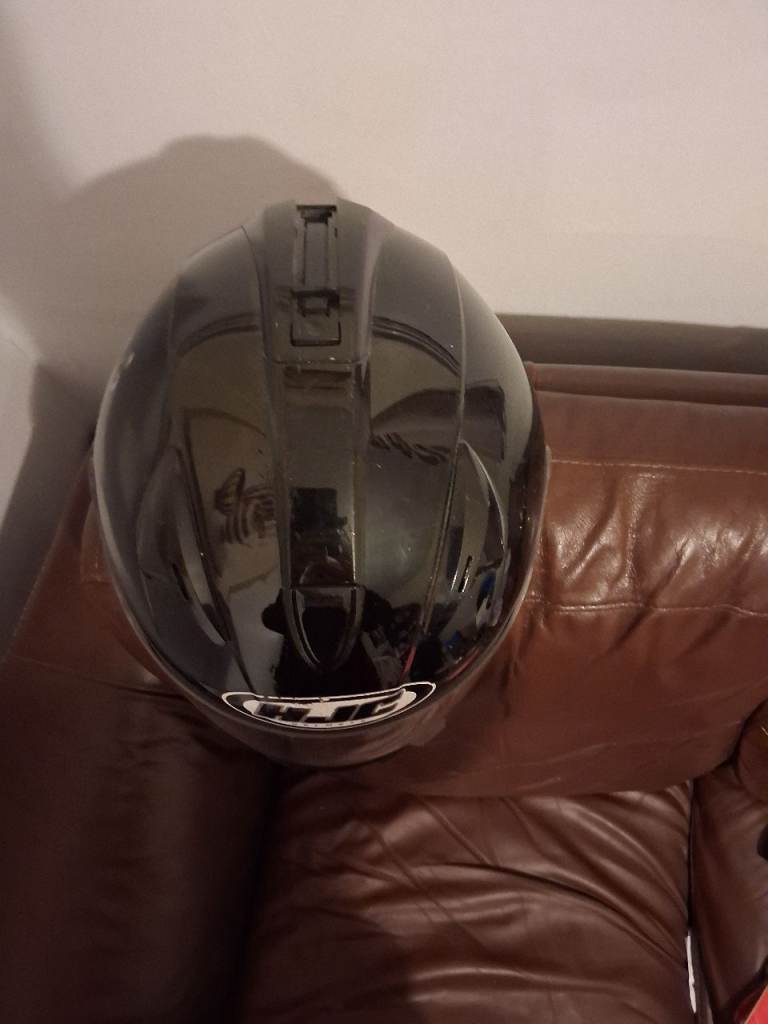 Black crash helmet 