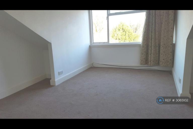 1 bedroom flat in Ferme Park Road, Finsbury Park, N4 (1 bed) (#3065102)