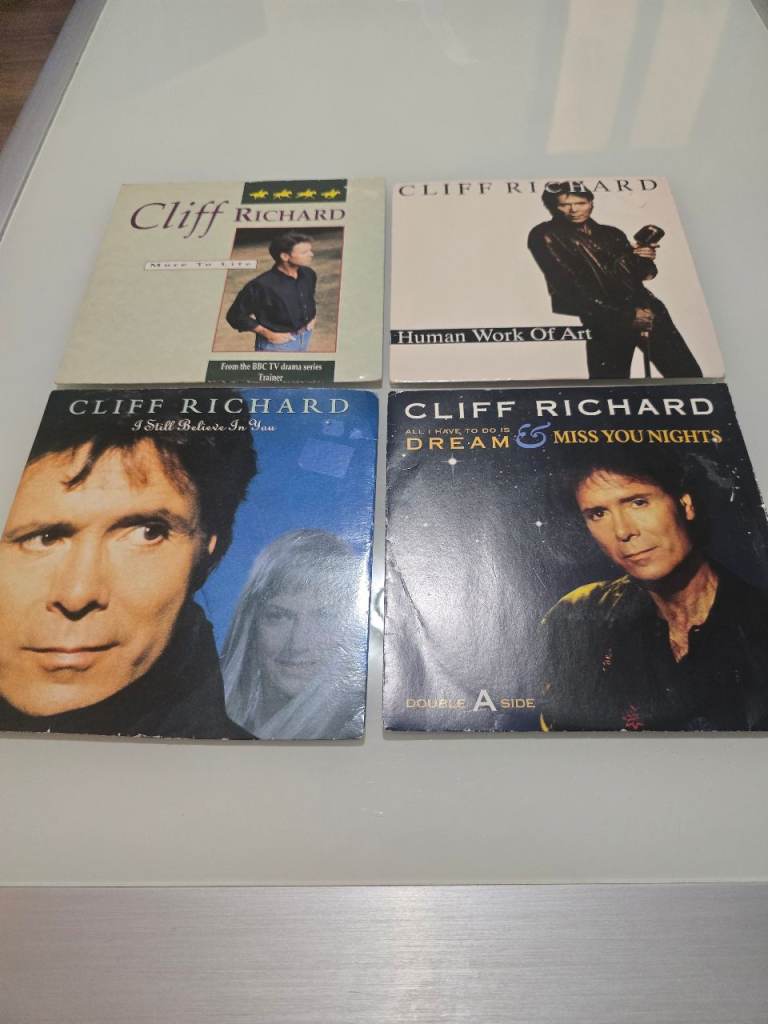 Cliff Richard Vinyl Singles Bundle – Good Condition